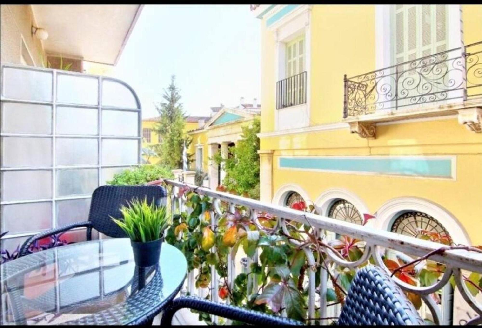 Magnificent Apartment In Plaka Atenas Exterior foto